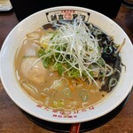 河童ラーメン本舗 - 野菜ラーメン煮玉子入り黒河童