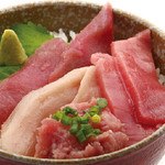 丼丸 - マグロ尽くし丼1040円