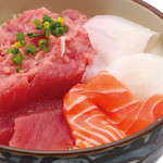 丼丸 - 魚の棚丼590円