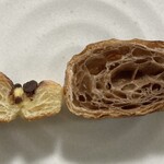 ブーランジェ - チョコクロワッサンとサクサクチョコバーの断面