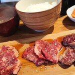 カウンター焼肉かるび - 定番三種盛り 定食