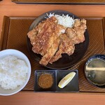 Karayoshi - 特盛りから揚げ定食
