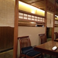 京都 権太呂 本店 - 気軽なテーブル席もあるんですね。