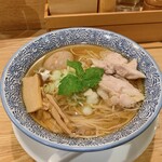 仙台中華蕎麦 仁屋 - 煮卵入り中華そば950円