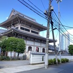 Ristorante IL FIGO INGORDO - このお堂に麻布観音がいらっしゃいます。後方に六本木ヒルズ