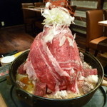 炭火焼肉・にくなべ屋 神戸びいどろ 本店 - 肉鍋（白）