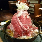 Sumibi Yakiniku Niku Nabeya Koube Biidoro - 肉鍋（白）