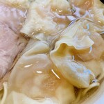 地鶏ラーメン ありがとう - プリプリ海老入りワンタンが超絶美味しかった