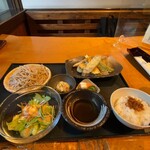 Kokubunji Soba - 思ってた以上に豪華で嬉しくなります(^｡^)野菜の天ぷら定食1450円