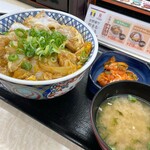 Yoshinoya - 親子丼（大盛）@¥734込＋キムチ味噌汁セット@¥195込