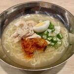 ガスト - 海老と蒸し鶏のコク旨冷麺ＵＰ