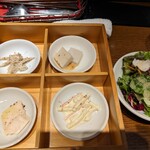 バンザイヴィーノ - 平日ランチ:サラダ、前菜4種