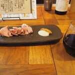 スタンドメェ - 自家製 豚肩ロースハム ＆ 赤ワイン