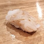 おすし 花富 - 白エビ