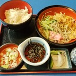 みやぎ冨美野 - 料理写真:ミニとろろ丼と冷やしたぬき蕎麦