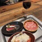 Bar＆Tapas Celona - タパスと赤ワイン