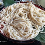 喜六そば - 更科系の細切りのそば