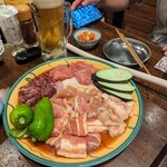 Yakiniku To Hakata Nabe Hiroshi - オープン特価コースのお肉数種と野菜