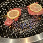 Koshitsu Yakiniku Ushiaburi - 