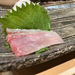 秀寿司 - 縞鯵。こちらもねっとりで脂が濃厚で、美味しい！