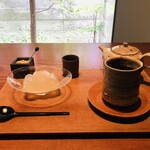 ゼンカフェ - くずもちとお飲み物のセット　ほうじ茶ホット