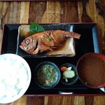 居酒屋 七ツ半 - 本日の日替わり 金目鯛の煮付け ご飯大盛り(無料）¥935円
