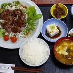 山肉専門店 星野屋 - 鹿ステーキ定食（2,100円）