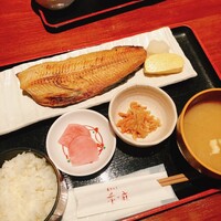 季の庭 神田店 - 焼魚定食