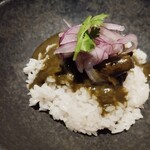 ペルー料理 bepocah - サルサクリオージャがのっている。