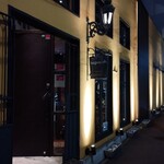 ペルー料理 bepocah - コロニアルな黄色い建物（外観）