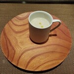 ペルー料理 bepocah - カナリオ豆とほうれん草のスープ