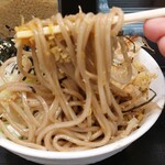 なぜ蕎麦にラー油を入れるのか。 - 食感が面白い麺