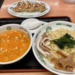 Hidakaya - ピリ辛豚骨つけ麺と餃子