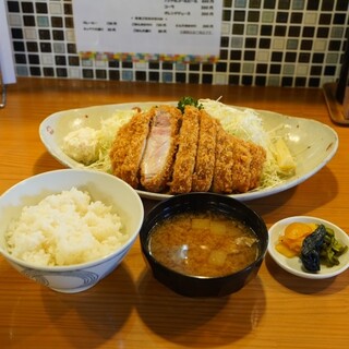 とんかつ 大倉_1