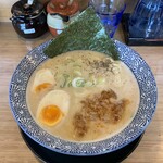 二代目 麺の坊 晴レル屋 - 手前の茶色いのがミンチ。