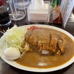 キッチン すみっこ - カツカレー 950円＋ゆで玉子 50円