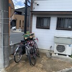 中国料理 峨嵋山 - ロードバイクはお店の横に