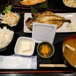 川崎銀柳街のひもの屋 - トロあじ開き定食