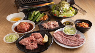 Yakiniku Ba San Tama - 料理宴会