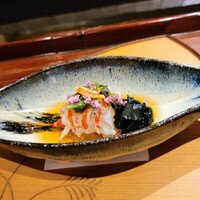 研覃 ほりべ - 先付け、車海老、芋月に合わせ刻んだ芋とこのわたを合わせみずの実を乗せて、岩茸が添えてある