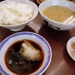天麩羅処ひらお - 定食のご飯とお味噌汁です。ご飯の大盛は５０円増しです。