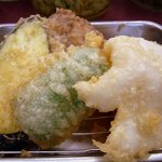 天麩羅処ひらお - 最後の揚げたてが運ばれてきました。早く食べないと～。