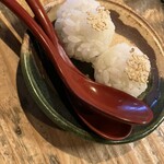 十二社通り 地鶏焼とりや - つくねタレに絡めて食べるよ