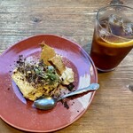 ロイヤルガーデンカフェ - ティラミスとトロピカルアイスティー