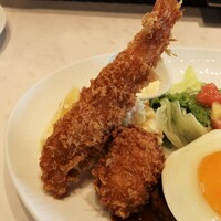 レストラン ケルン - エビフライ、カニリームコロッケ