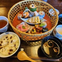 韻松亭 - 花籠膳　月