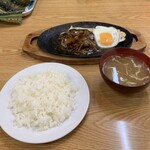 Hambagu Hausu - 和風ハンバーグとセットの味噌汁、ライス('23/09/14)