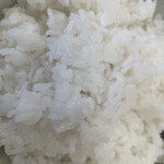 あおき食堂 - ご飯の中に筋子を埋める