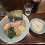 Noukou Tonkotsu Ramen Okuya - 味玉豚骨醤油ラーメンとランチサービスの半ライス