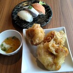 ダイナーズ オノ - 平日は1皿限定の寿司と、食べ放題の鶏天